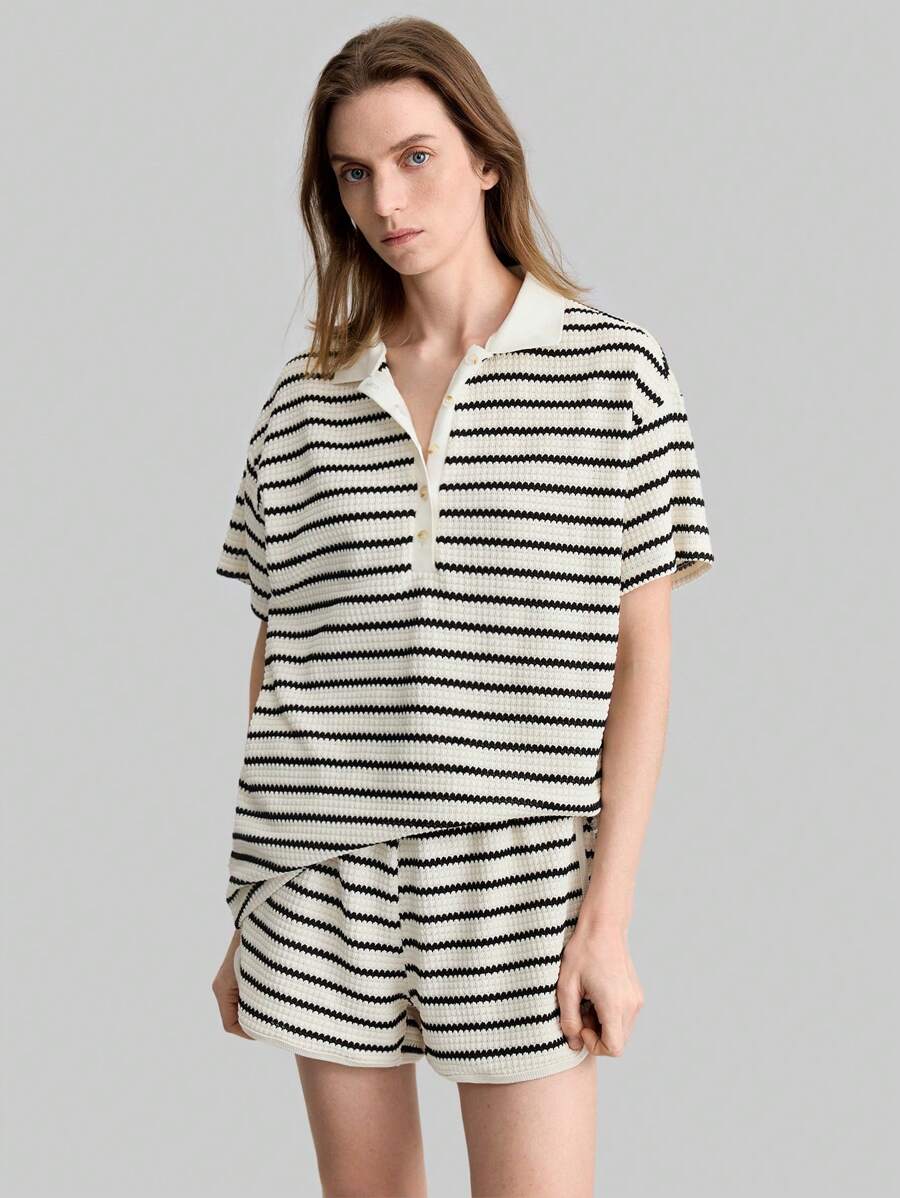SHEIN X Scot Louie Ontre 2026春夏新款女士两件套，条纹Polo领短袖上衣和短裤，休闲针织短裤和上衣夏季套装，优雅女士度假套装，女士运动套装，休闲女士套装，复古度假风时尚百搭女士两件套