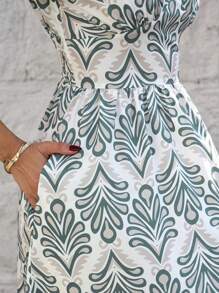 SHEIN Clasi 女士绿色印花 V 领短袖修身 A 字中长连衣裙 女士夏季服装 夏季连衣裙 女士度假服装 防晒夏季连衣裙 女士茶会连衣裙 波西米亚风连衣裙 女士服装 夏季度假服装 女士复活节连衣裙