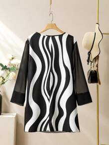 Lacomfia Elegant Floral Digital Print Plus Size Blouse - Black and White - View 2