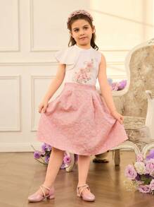 SHEIN 年轻女孩优雅缎面荷叶边袖上衣和提花裙套装，适合春夏日常穿着、派对和聚会，展现年轻女孩的优雅和气质