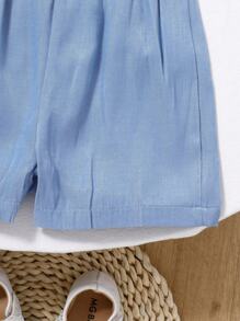 Baby Girl Spring/Summer New Leisure Vacation Style Blue Romper, Made Of Lightweight Denim Effect Fabric, With Floral Embroidery And Ruffle Short Sleeves, Creating A Sweet And Fresh Vibe