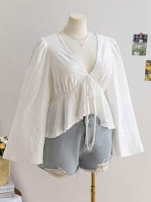 Soleia Blusa de manga larga con volantes en el bajo para mujer talla grande para vacaciones, escote en V, manga abullonada, color blanco texturizado, apta para citas, tardes de té - Blanco - Ver 3