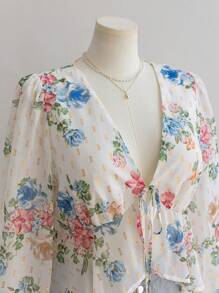 Soleia Plus Size Women Floral Print Chiffon Romantic V-Neck Flare Sleeve Blouse Top - Multicolor - View 7