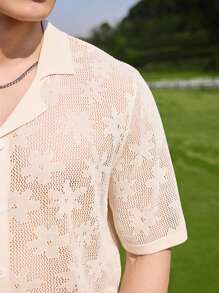 Manfinity CasualKnits Men's Floral Hollow-Out Short Sleeve Single-Breasted Casual Hollow Out Loose Knit Top, Suitable For Summer - Multicolor - View 2