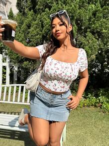 CovetEZ Camiseta corta con volantes con estampado floral menudo en rosa para tallas grandes, top lindo para primavera/verano - Multicolor - Ver 3