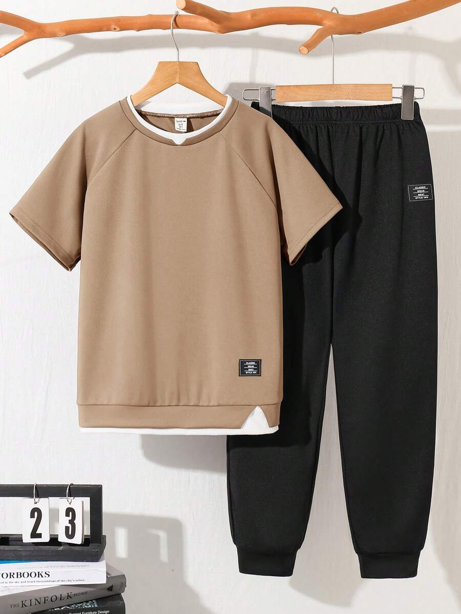 青少年男孩休闲立领 T 恤和运动裤 2 件套，男孩服装套装 - 卡其色 - 查看 1