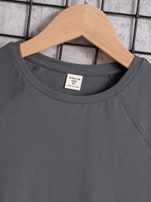 SHEIN Tween Boy Loose Plain Round Neck Raglan Sleeve Short Sleeve T-Shirt - Grey - View 5