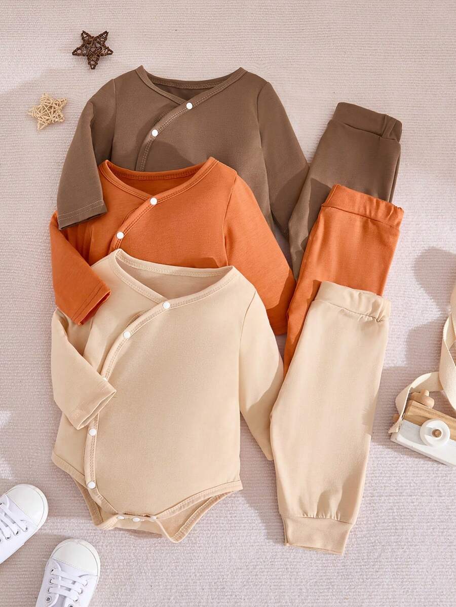 SHEIN Playful Pals Este conjunto de 3 piezas de pelele está diseñado bellamente con materiales de alta calidad, brindando total comodidad y conveniencia para bebés y niños pequeños. El conjunto incluye tres peleles, cada con diseños y detalles diferentes para satisfacer las diversas necesidades de uso de los bebés en diferentes ocasiones.