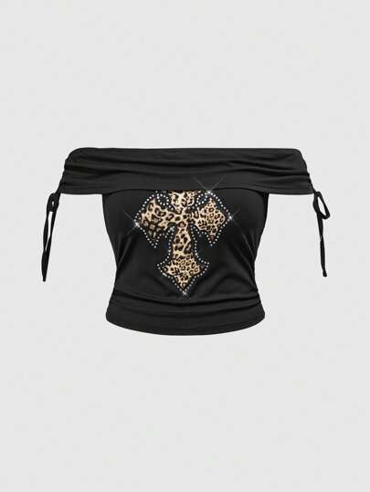 Top off-shoulder con estampado de leopardo, parches de terciopelo y gráfico de cruz, estilo grunge punk para mujer talla grande