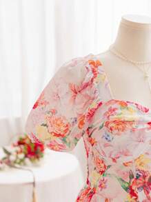Soleia Robe maxi à manches bouffantes, col carré, à imprimé floral romantique, pour femmes grandes tailles. Style vacances de printemps