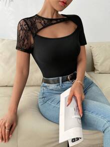 Chiquease T-shirt noir avec dentelle contrastante et ajouré, style minimaliste mode décontractée pour tous les jours