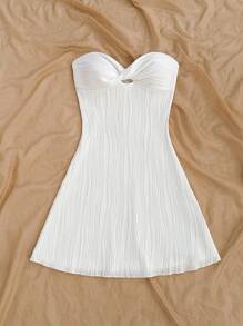 Soleia 女士度假白色针织波浪纹理面料抹胸扭纹镂空腰部 A 字形荷叶边下摆迷你连衣裙，适合派对、约会、下午茶、海滩、夏季服装、音乐节 - 白色 - 查看 6