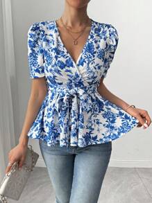 Chiquease Camiseta ajustada de mujer con estampado floral azul elegante, escote en V cruzado y cintura ceñida, para primavera/verano