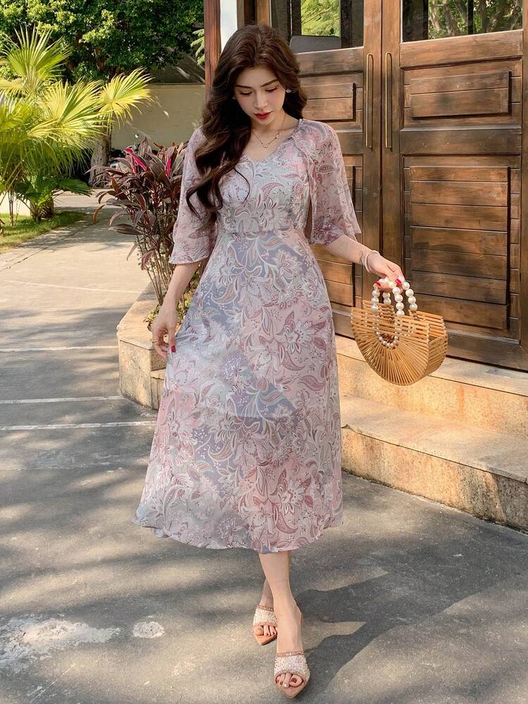 Spring New Print Waist Sundress, Muse Beach Vacation Elegant Ditsy Floral Cinched Waist Dress For Women, Suitable For Valentine's Day,Ruffle Maxi Dress Boho