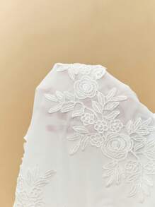 Poéselle 女士花卉贴花装饰圆领短袖时尚 T 恤，新中式蕾丝装饰上衣 - 白色 - 查看 7