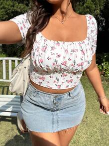 CovetEZ Camiseta corta con volantes con estampado floral menudo en rosa para tallas grandes, top lindo para primavera/verano - Multicolor - Ver 1