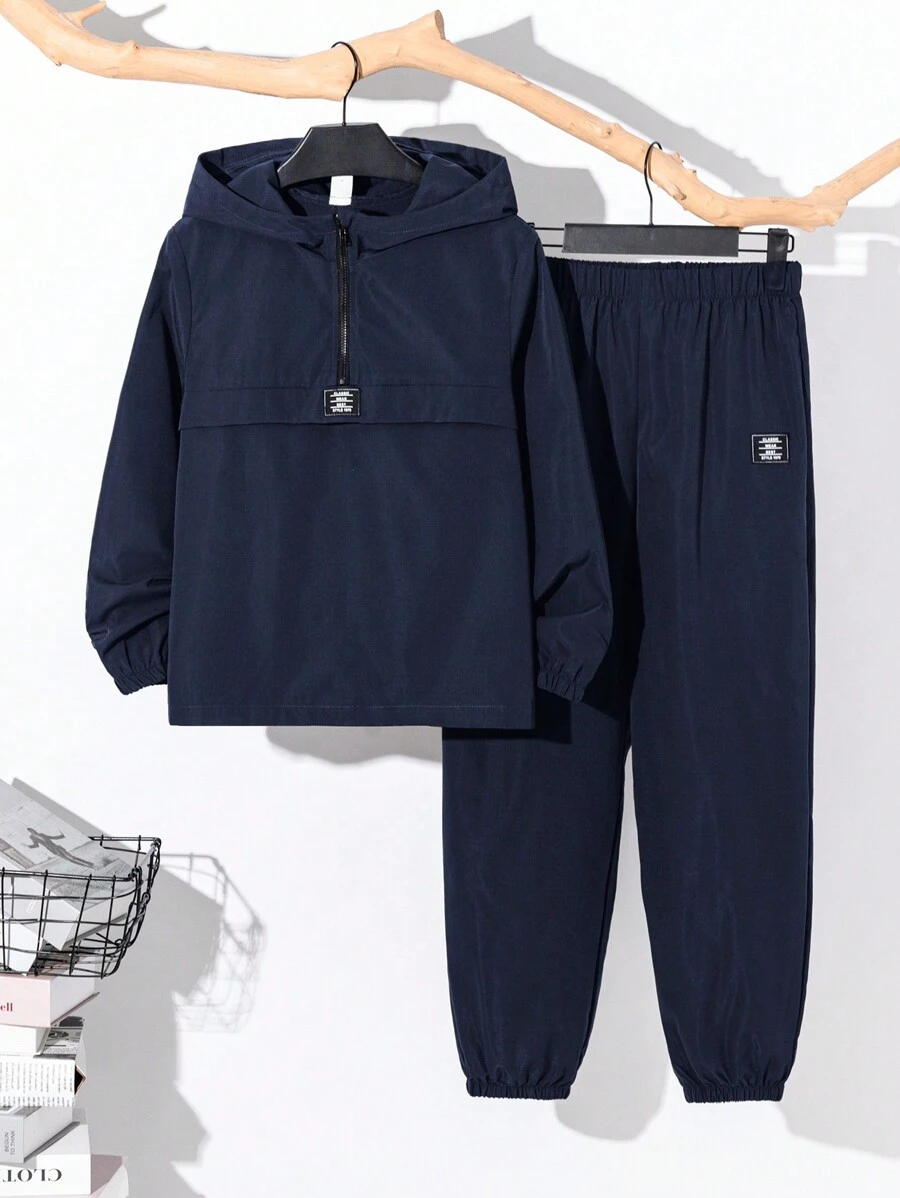 2 件套 Tween Boy 半拉链连帽夹克和慢跑裤套装，秋冬季休闲运动风格