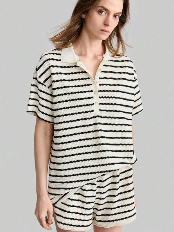 Ontre Set de 2 piezas de blusa de manga corta con cuello polo a rayas y pantalones cortos para mujer, conjunto informal de punto, primavera/verano