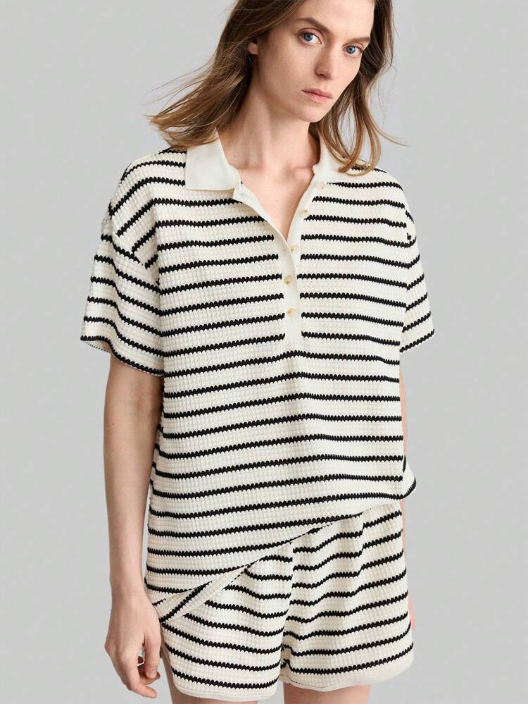 2026 Spring/Summer New Women's 2-Piece Set, Striped Polo Collar Short Sleeve Top And Shorts, Casual Knit Shorts And Top Summer Set, Elegant Ladies Vacation Set, Ladies Sports Set, Casual Ladies Set, Retro Vacation Style Fashion Versatile Women's 2-Piece Set