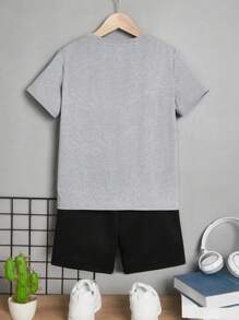 SHEIN Tween Boys' Casual Comfortable Round Neck Embossed Short Sleeve T-Shirt And Shorts Set - Light Grey - View 2
