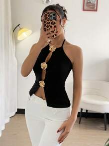 Selianne Áo yếm hở lưng họa tiết hoa 3D bằng kim loại dành cho nữ - Đen và vàng - Xem 3