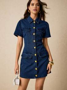 Poéselle 别致的牛仔纽扣迷你连衣裙，带有金色装饰 - 非常适合休闲外出、周末早午餐和轻松的日常风格 - 深色水洗藍 - 查看 7