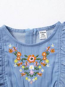 Baby Girl Spring/Summer New Leisure Vacation Style Blue Romper, Made Of Lightweight Denim Effect Fabric, With Floral Embroidery And Ruffle Short Sleeves, Creating A Sweet And Fresh Vibe