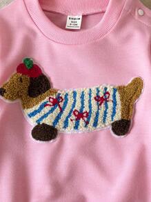 SHEIN Playful Pals 2 件套女婴时尚休闲百搭柔软针织面料圆领套头运动衫，带 3D 刺绣、贝雷帽和条纹腊肠犬印花长袖喇叭裤套装 - 彩色 - 查看 7