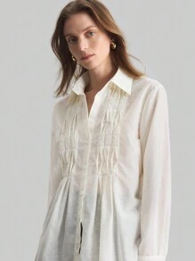 Ontre Blusa de mujer de estilo vintage bohemio, color marfil con rayas y detalles plisados, cuello vuelto único y mangas largas, de lino