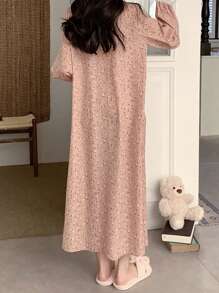 SHEIN Teen Girls Minimalist Ditsy Floral Lace Trim V-Neck Long Sleeve Loose Casual Sweet Nightgown, Suitable For High School And College Girls, Ditsy Floral Long Sleeve Dress For Home, Vacation, And Leisure - Dusty Pink - View 2