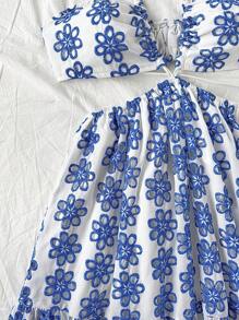 Soleia Holiday Spaghetti Strap Hollow Out Backless Blue Floral Print Dress - Blue and White - View 5
