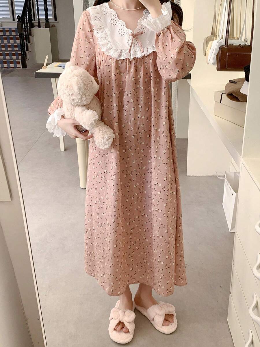 SHEIN Teen Girls Minimalist Ditsy Floral Lace Trim V-Neck Long Sleeve Loose Casual Sweet Nightgown, Suitable For High School And College Girls, Ditsy Floral Long Sleeve Dress For Home, Vacation, And Leisure - Dusty Pink - View 1