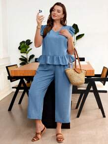 SHEIN Frenchy Conjunto de 2 piezas en talla grande: Top con ribete de volantes y pantalones de unicolor, atuendo casual para vacaciones