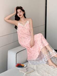 DAZY 甜美碎花蕾丝拼接细肩带女式睡袍睡衣