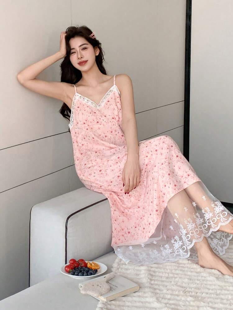 Sweet Ditsy Floral Lace Patchwork Spaghetti Strap Women's Nightgown Pajama