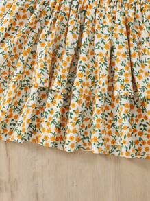 SHEIN Set de 2 piezas para niñas adolescentes: Camiseta con volantes y encaje y mini falda con estampado floral ditsy