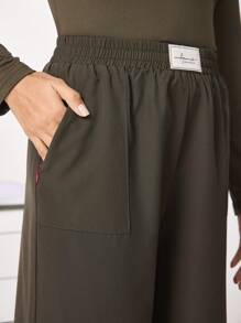TaskEZ 纯色休闲弹力袖口磨砂制服裤 - 橄欖綠 - 查看 4