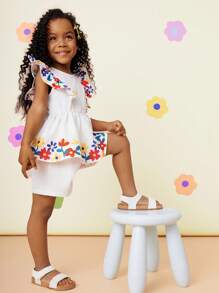 SHEIN Cutesy Cutie 2pcs Young Girl Set: Ditsy Floral Ruffle Trim Blouse And Loose Shorts - Multicolor - View 3