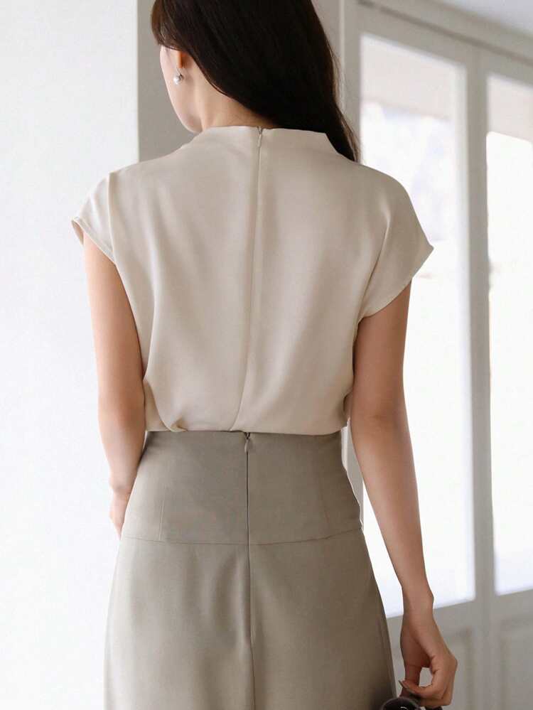 Elegant Casual Summer Solid Color Pleat Detail Form-Fitting Women Short Sleeve Blouse