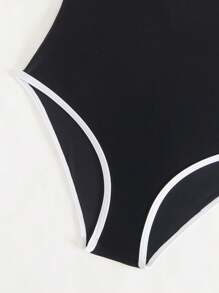 Traje de baño de una pieza con contraste de color negro y blanco, minimalista y lindo para vacaciones en la playa para niñas preadolescentes