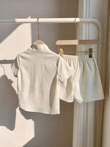 SHEIN 男童休闲字母印花短袖 T 恤和短裤两件套服装，时尚实用风格，适合儿童服装、男童服装、返校、生日派对、日常穿着、上学、旅行、运动、春夏季 - 白色 - 查看 4