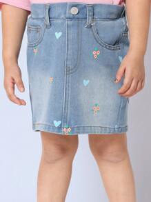 SUMWON 弹性腰部牛仔迷你裙，带有心形和花卉图案刺绣细节，儿童休闲装，四季时尚女童日常裙子 - 淺藍色 - 查看 4