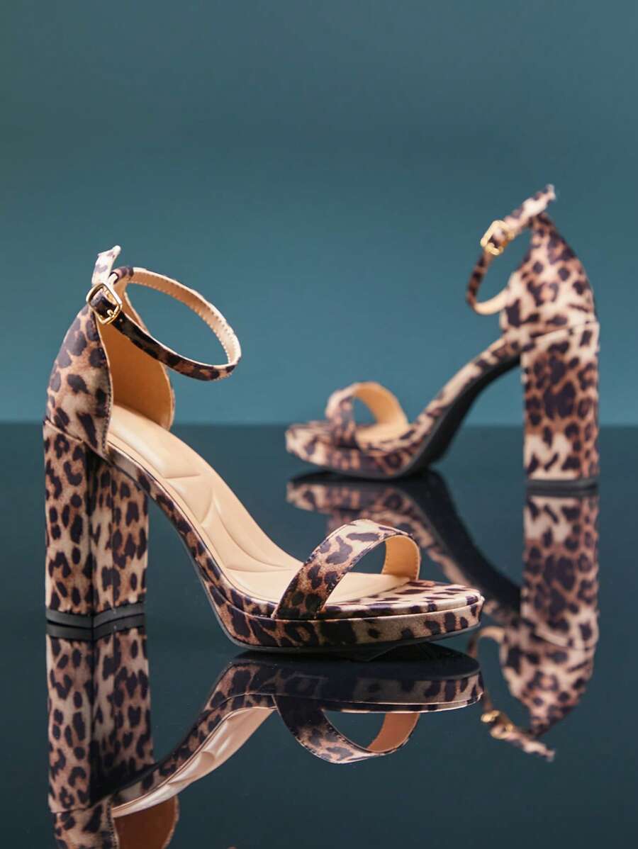 SHUZIA 节日必备女士黑色粗跟凉鞋 – 简约系带和踝扣，低调奢华又舒适