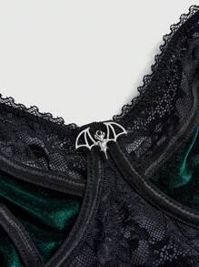 ROMWE Plus Size Gothic Retro Rose Bride Lace Lingerie Bra And Panty Set - Green - View 3