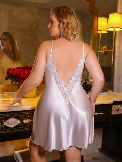 SilkySpell Vestido corto ajustado con cuello en V de encaje y espalda descubierta en satín para mujer talla grande