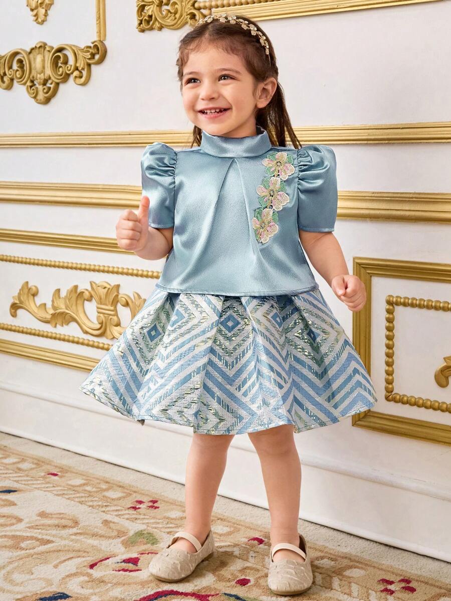 SHEIN 2 件套女婴套装：可爱领口贴花衬衫和提花裙 - 藍色 - 查看 1