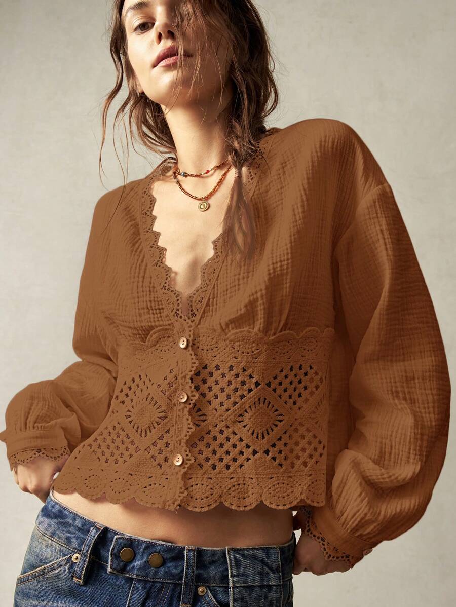 Bohemela 女士休闲纯色编织拼布荷叶边 V 领灯笼袖短款宽松衬衫 - 棕色 - 查看 1
