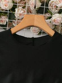 SHEIN LUNE 2 件套大码女式纯色短袖 T 恤和撞色百褶裙 - 黑與白 - 查看 5