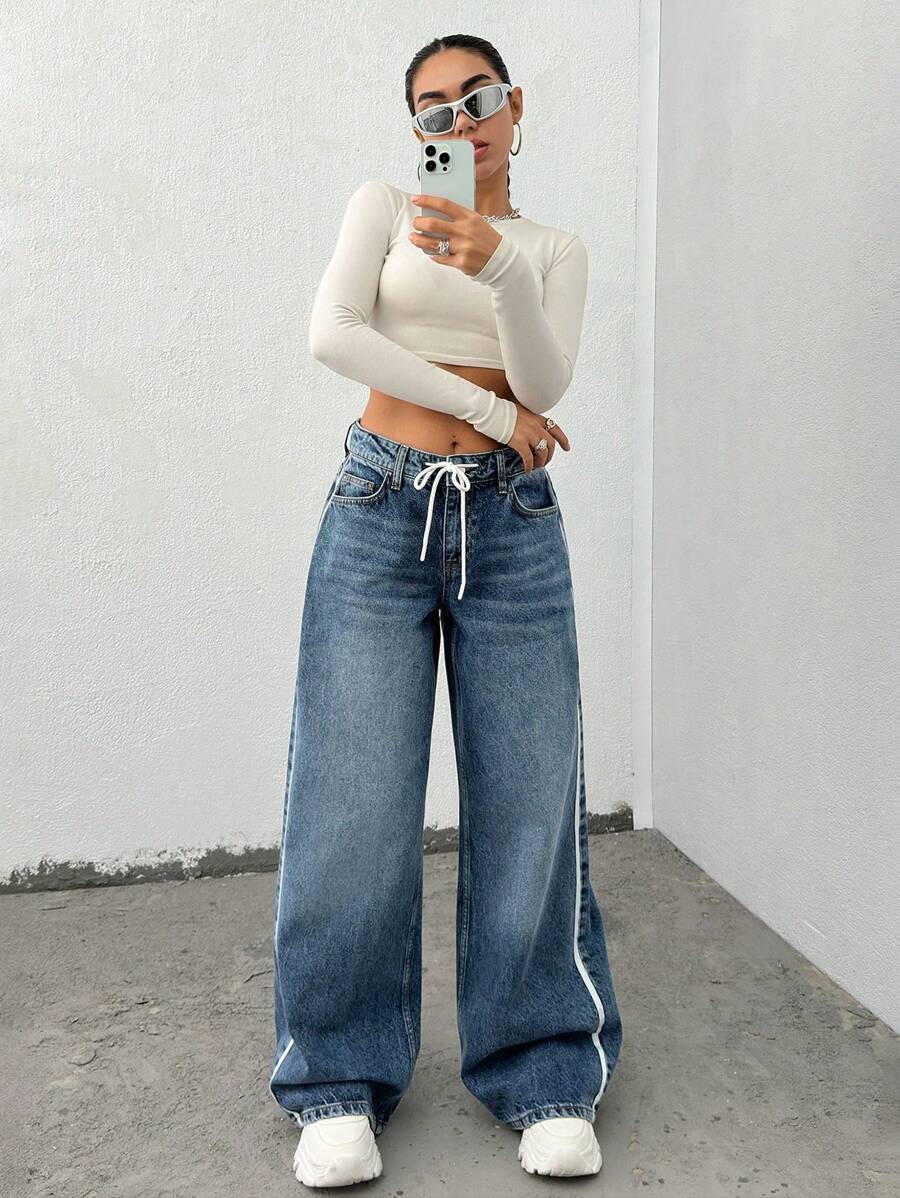 EURMUSE LOW WAIST STRIPE DETAILED WIDE LEG JEAN - Medium Wash - View 1