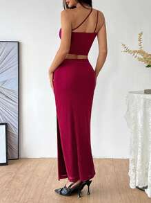 Flirla Conjunto de 2 piezas: Top corto con tirantes de espagueti con lentejuelas borgoña y mini falda ajustado con bajo dividido